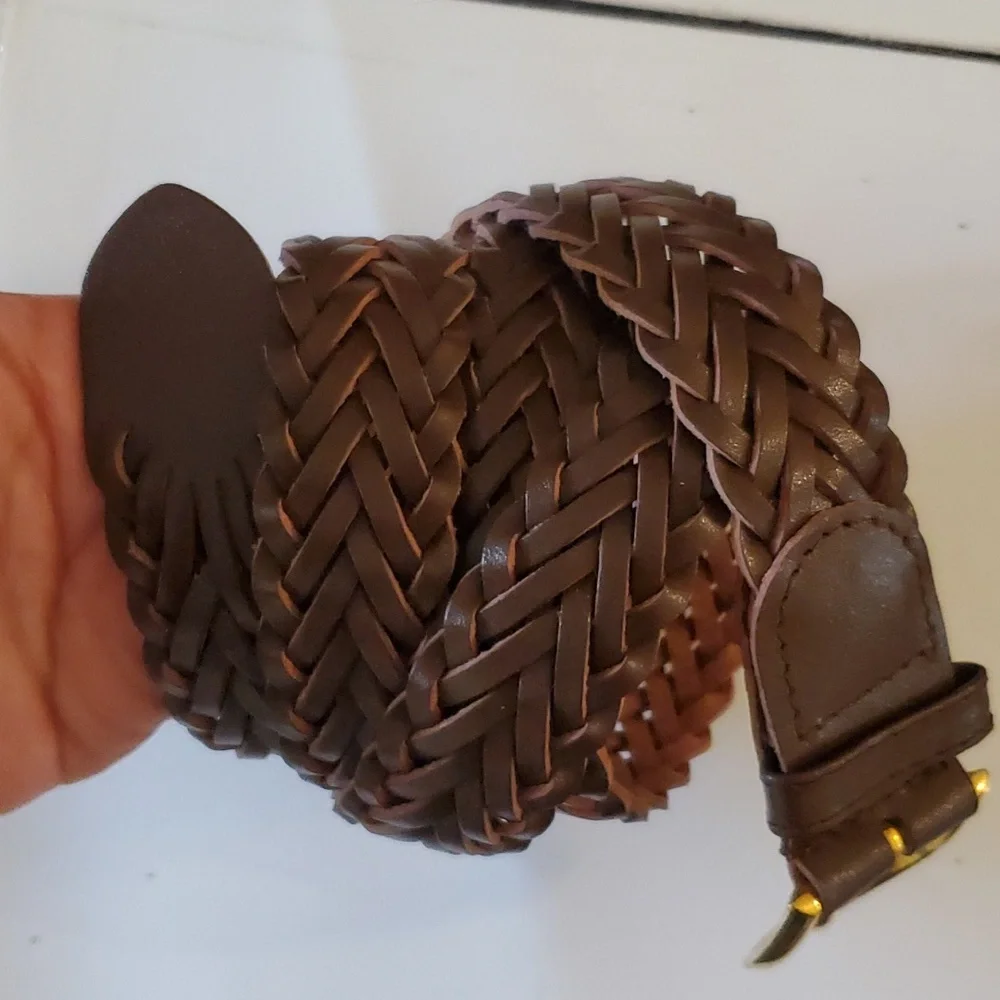 New womens braided leather dark brown belt size M/L